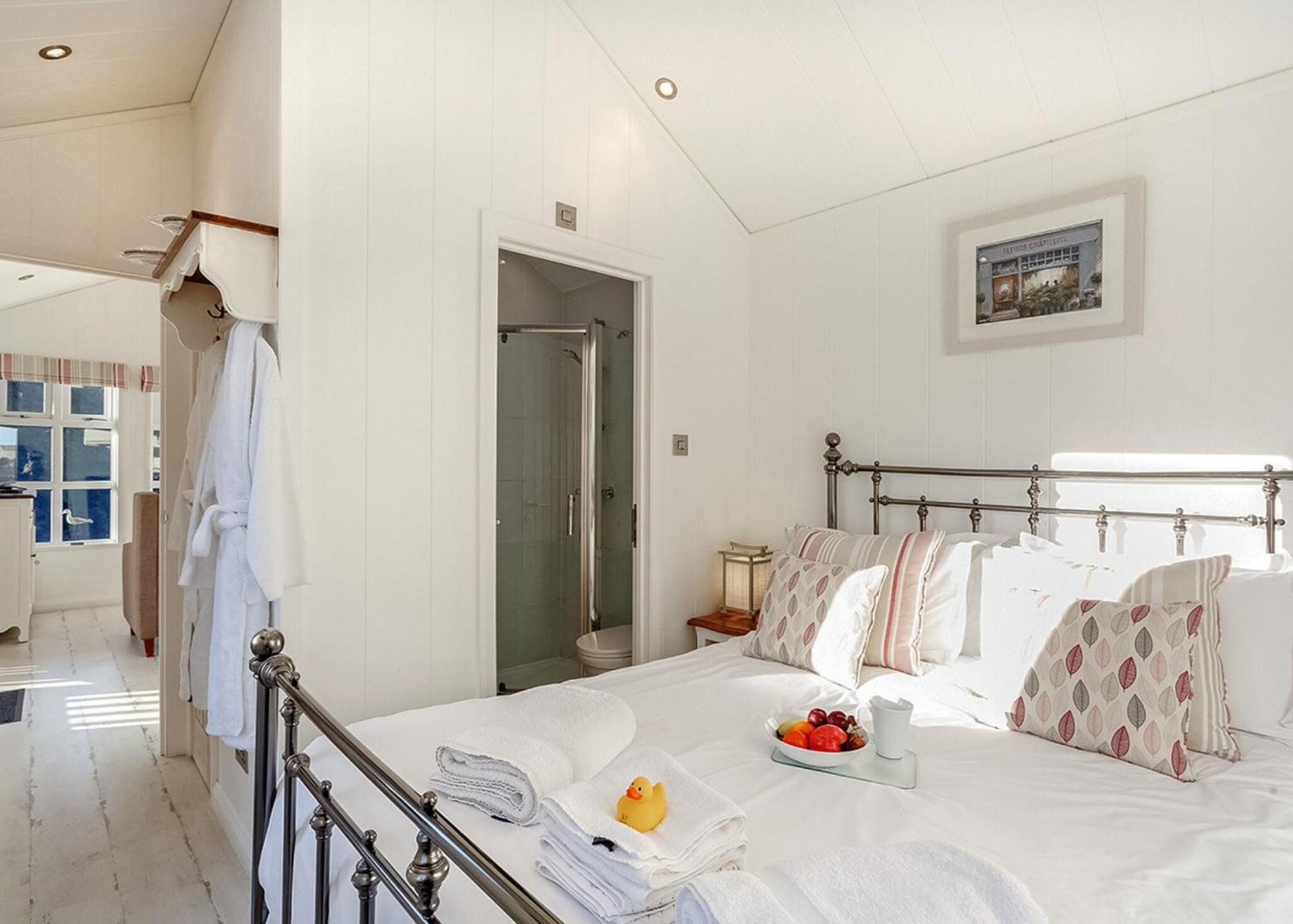 Beach Cove Coastal Retreat Ilfracombe Room photo