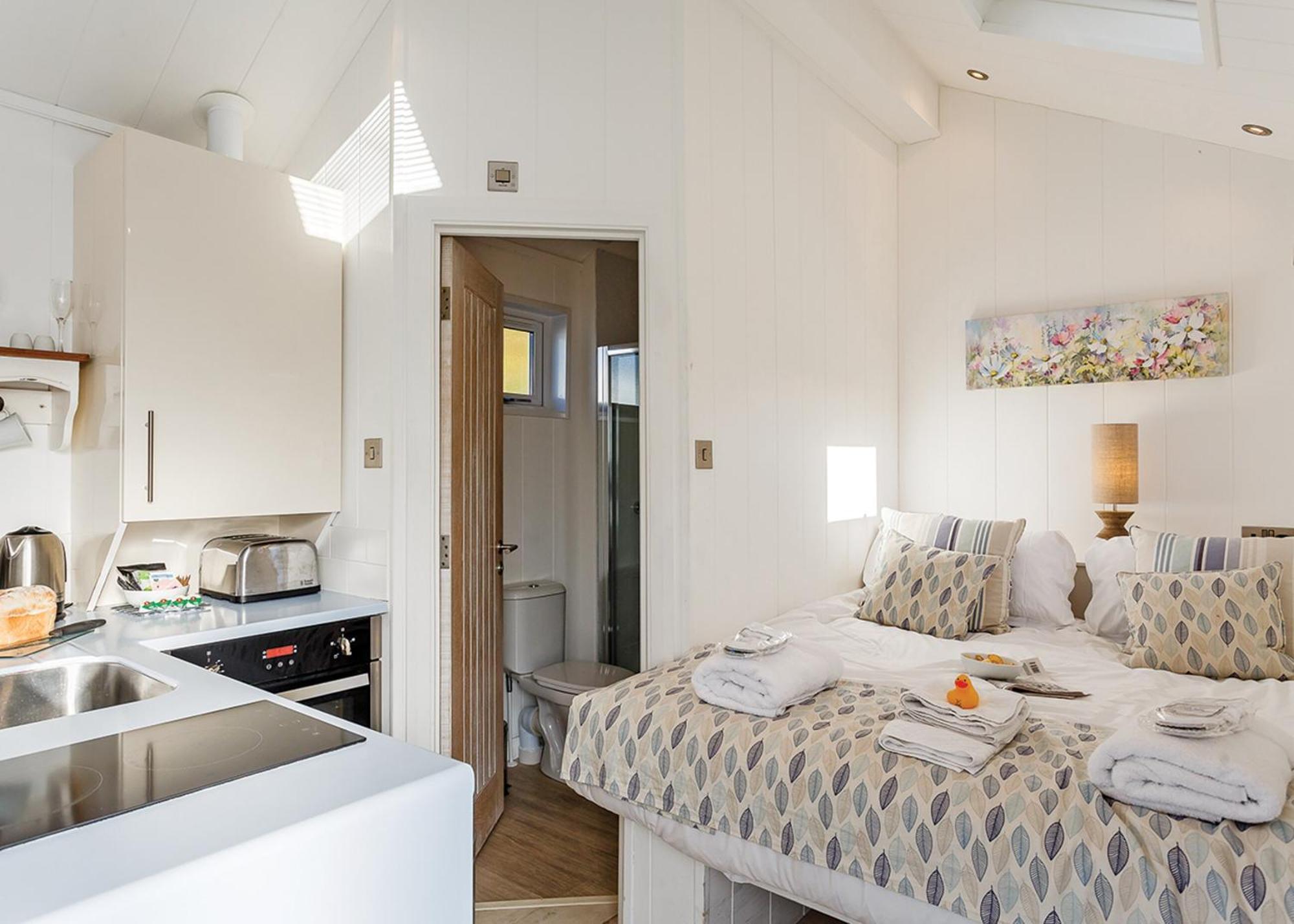 Beach Cove Coastal Retreat Ilfracombe Room photo