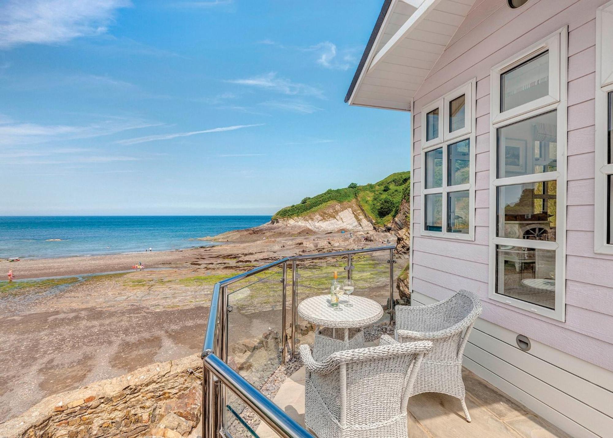 Beach Cove Coastal Retreat Ilfracombe Room photo